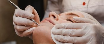 fpkdl.com_960_beautiful-woman-wellness-center-skin-treatment_23-2148825327